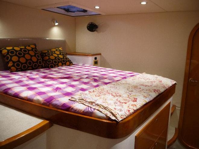 A queen sized walk-around master bedroom © Balance Catamarans